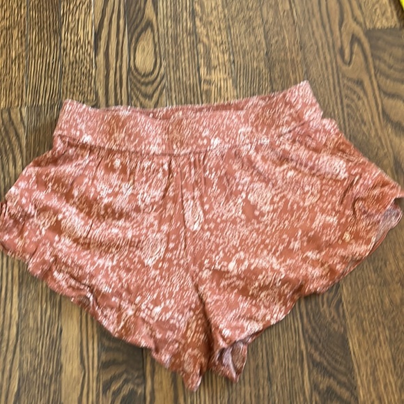 Sun & Shadow Pull On Shorts with Elasticized Waist - Picture 1 of 6